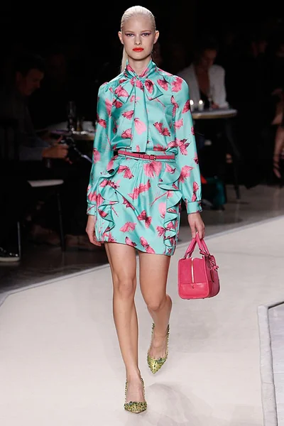 Look 14